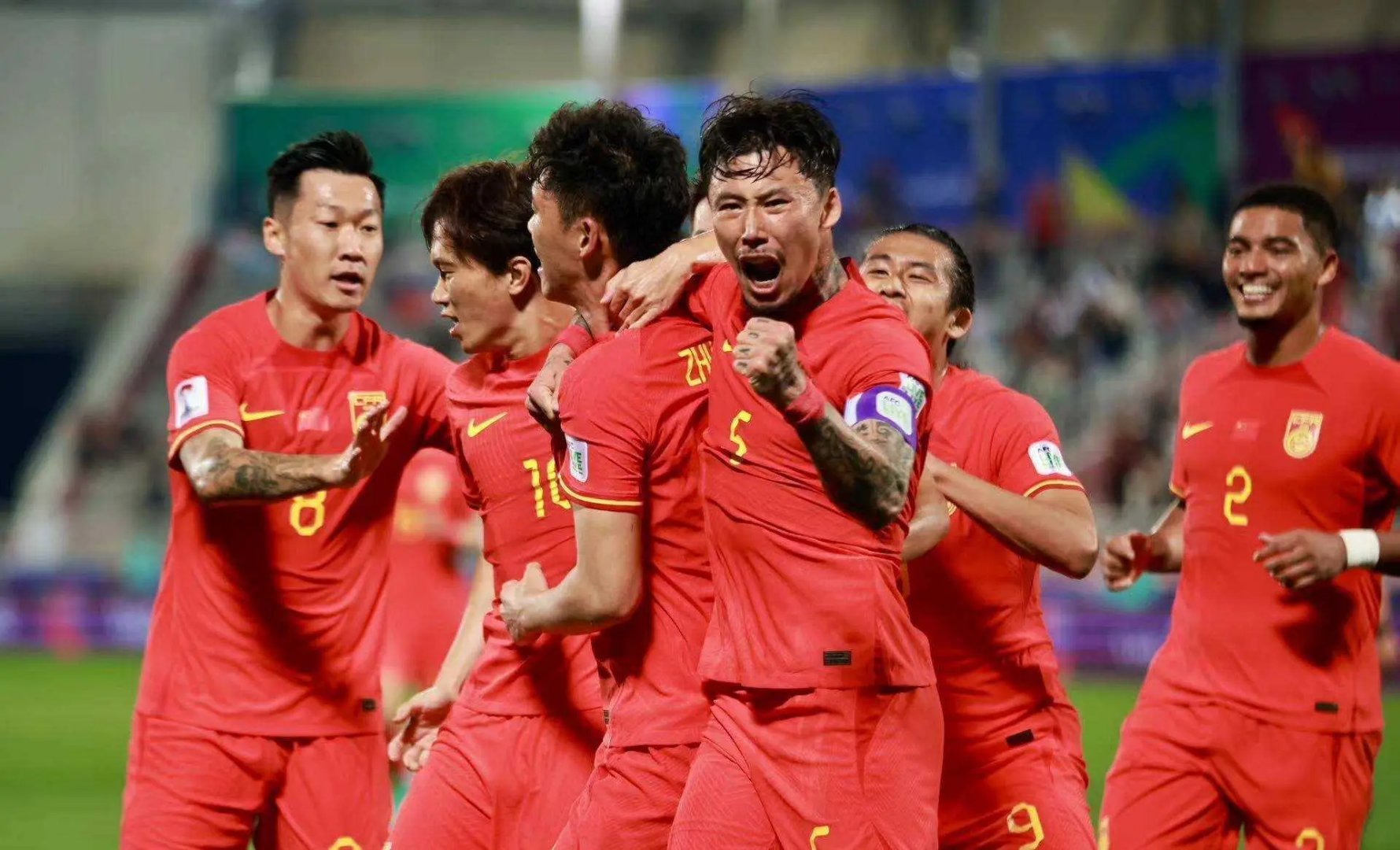 国内足球赛精彩对决
