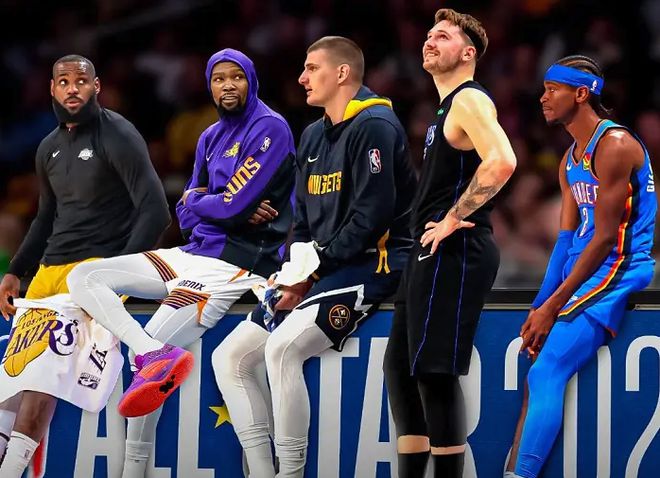 前NBA球员在探班周边比赛